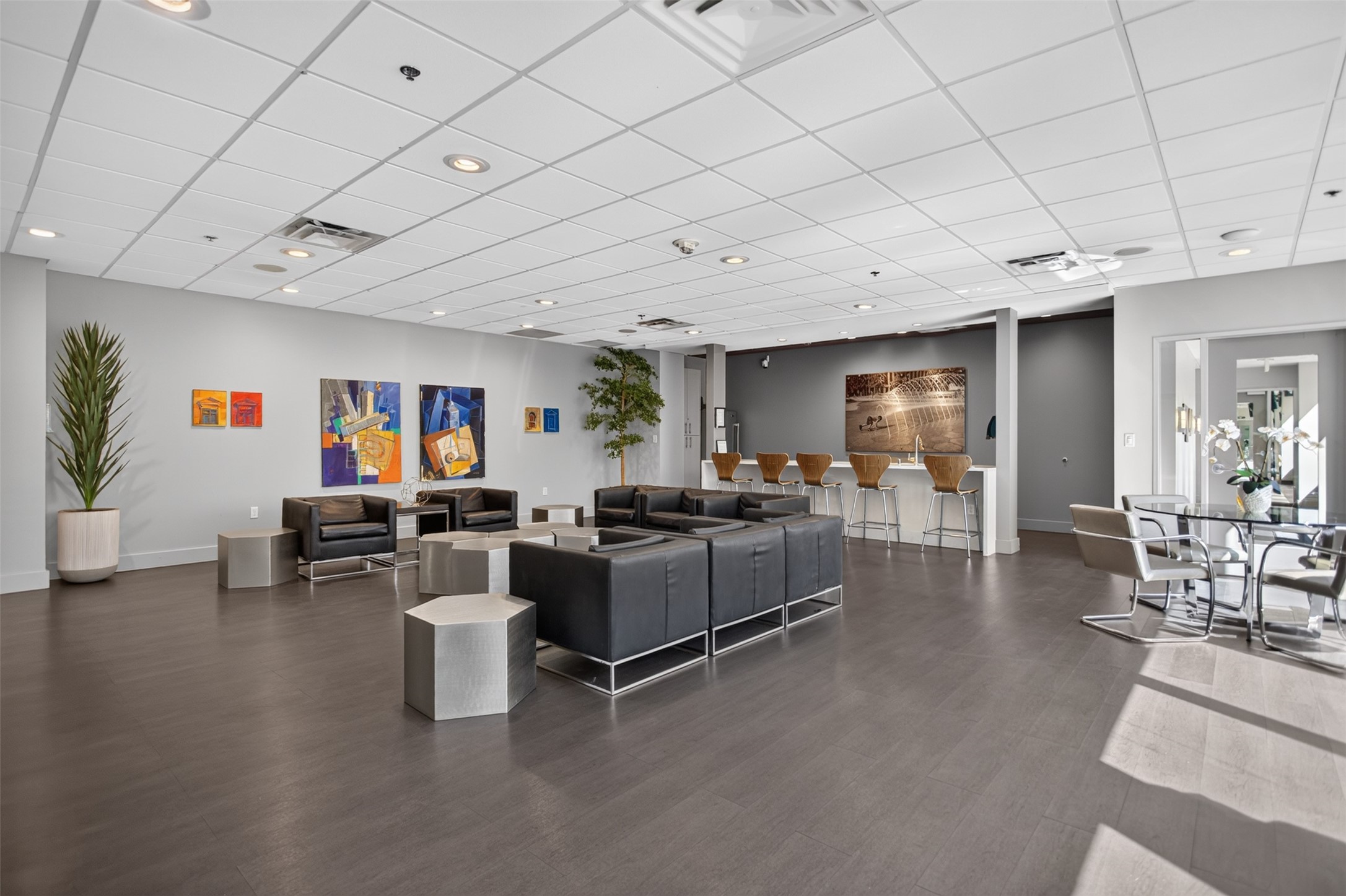 1200 Main Street 1506