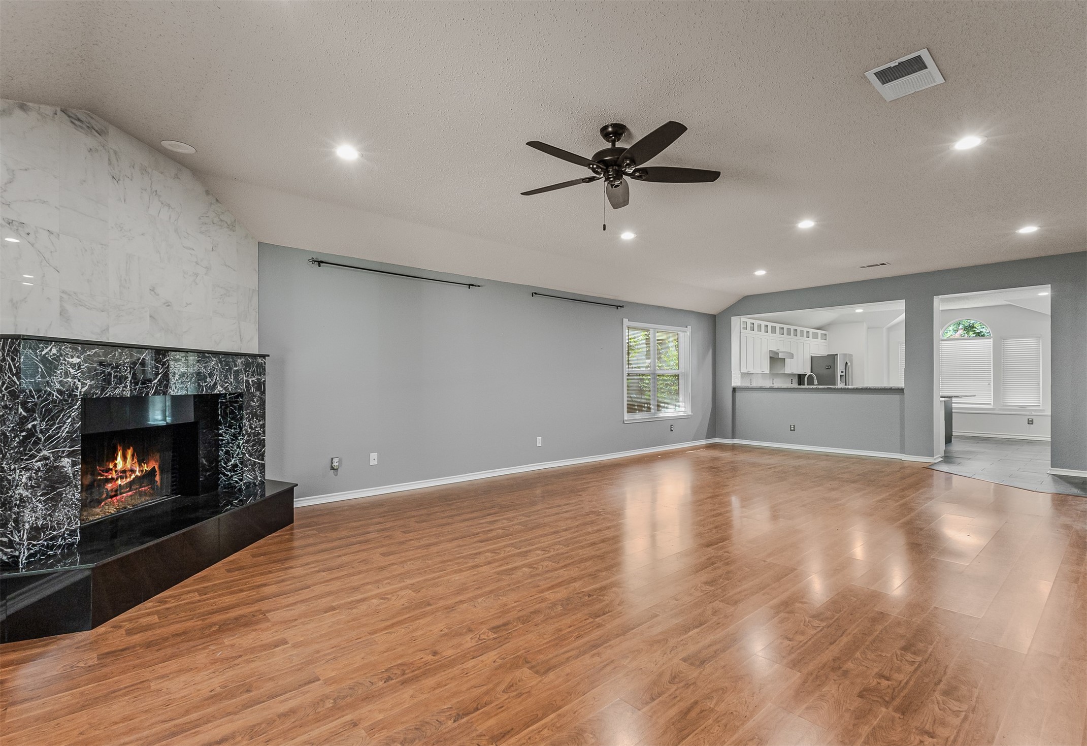 838 Oak Hollow Lane