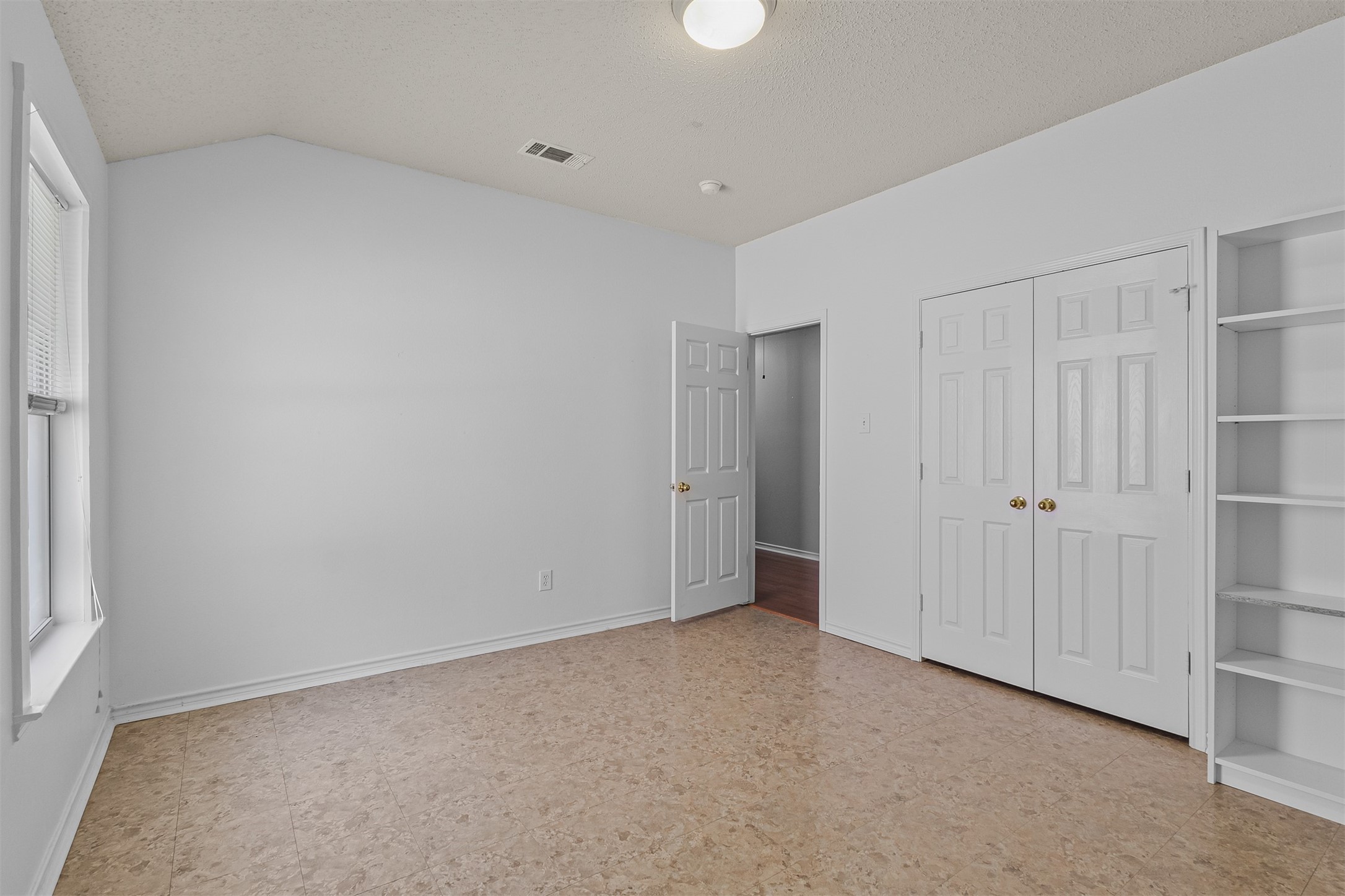 838 Oak Hollow Lane