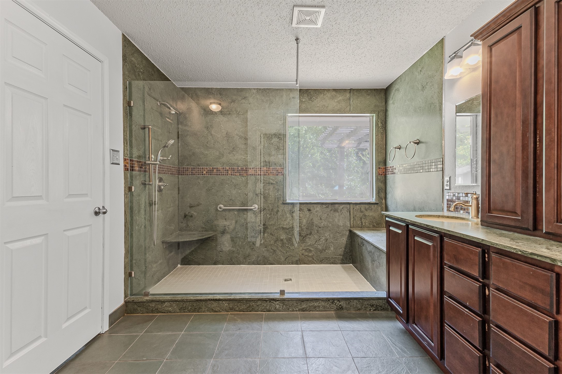 838 Oak Hollow Lane