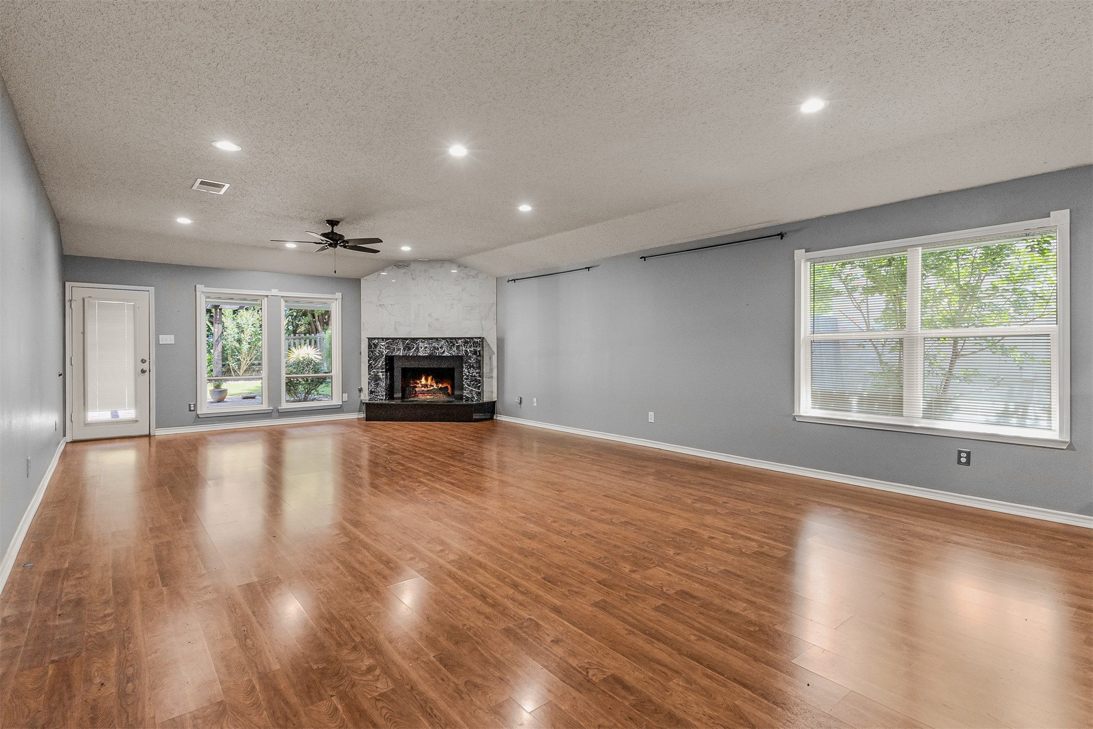 838 Oak Hollow Lane