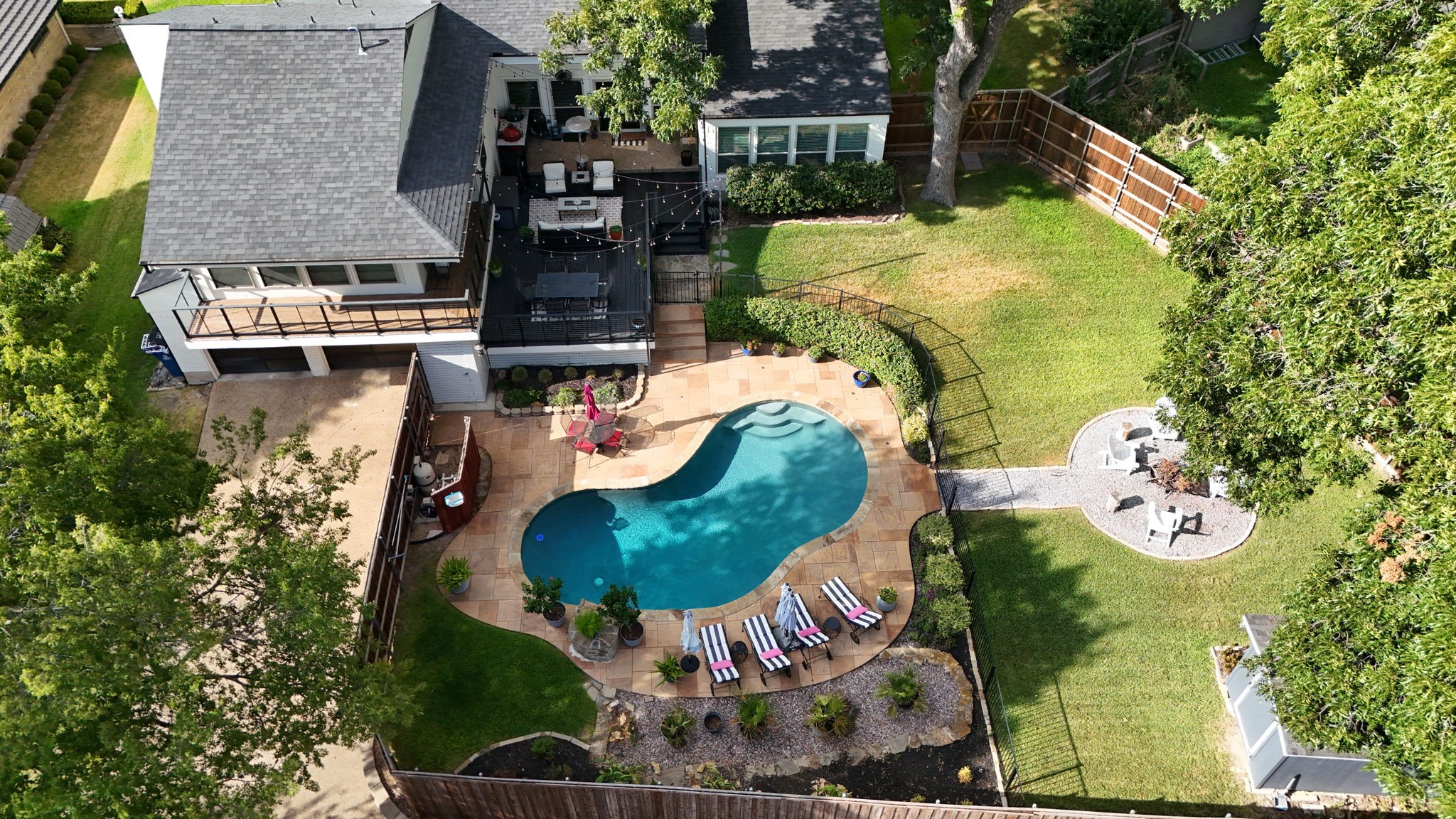 303 Russwood Street