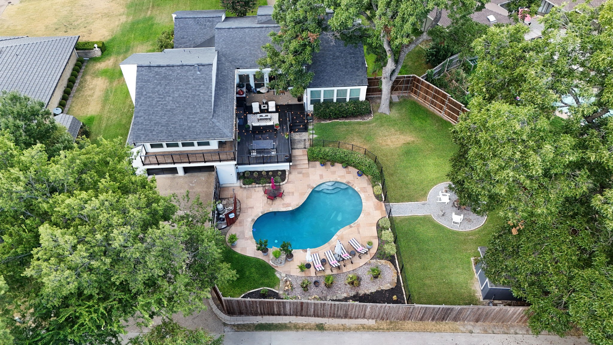 303 Russwood Street