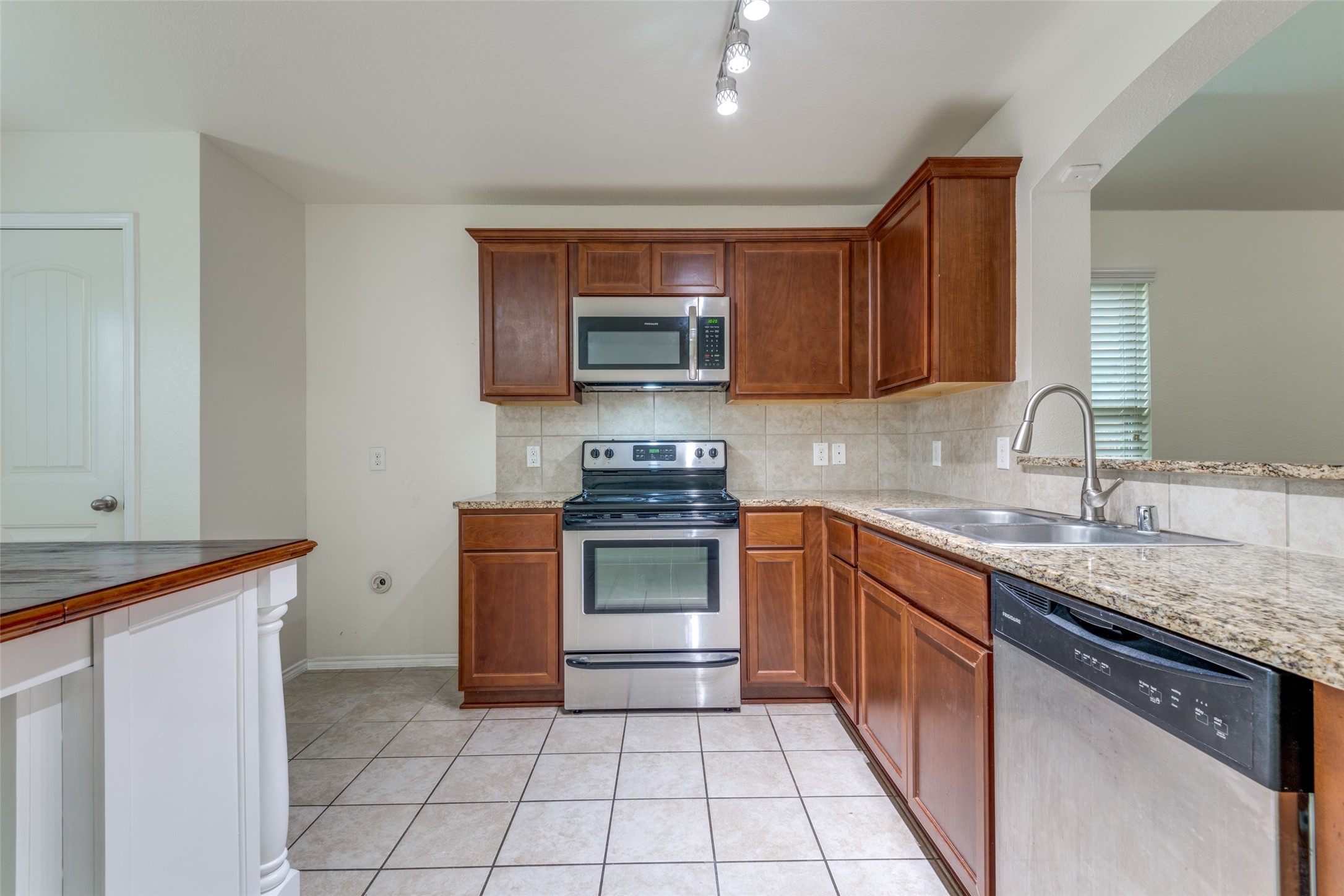 1280 Ophelia Road