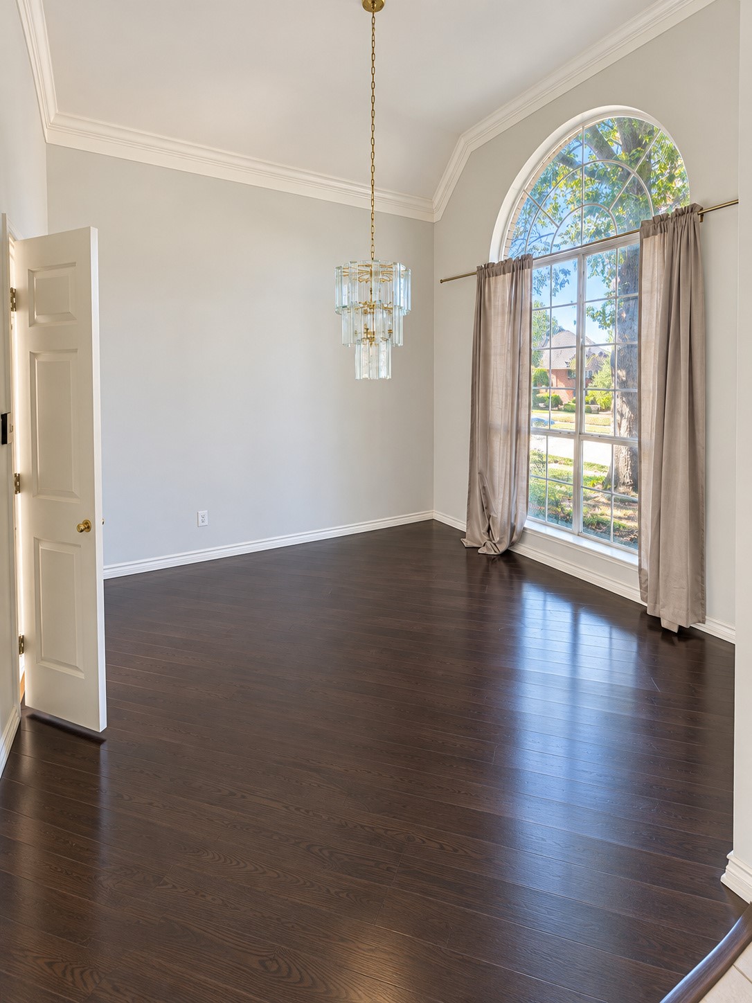 3900 Newhall Drive