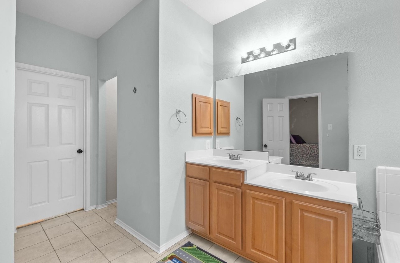 8414 Seafield Lane