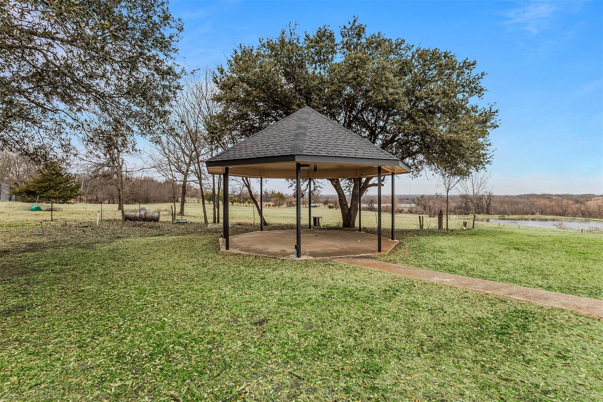 15183 Valley View