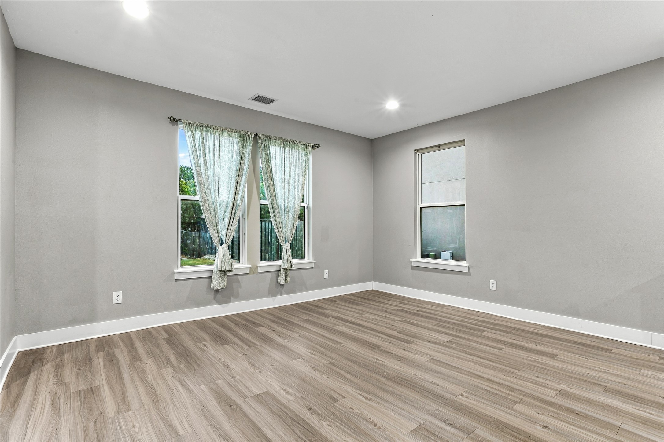 5505 Longcrest Drive