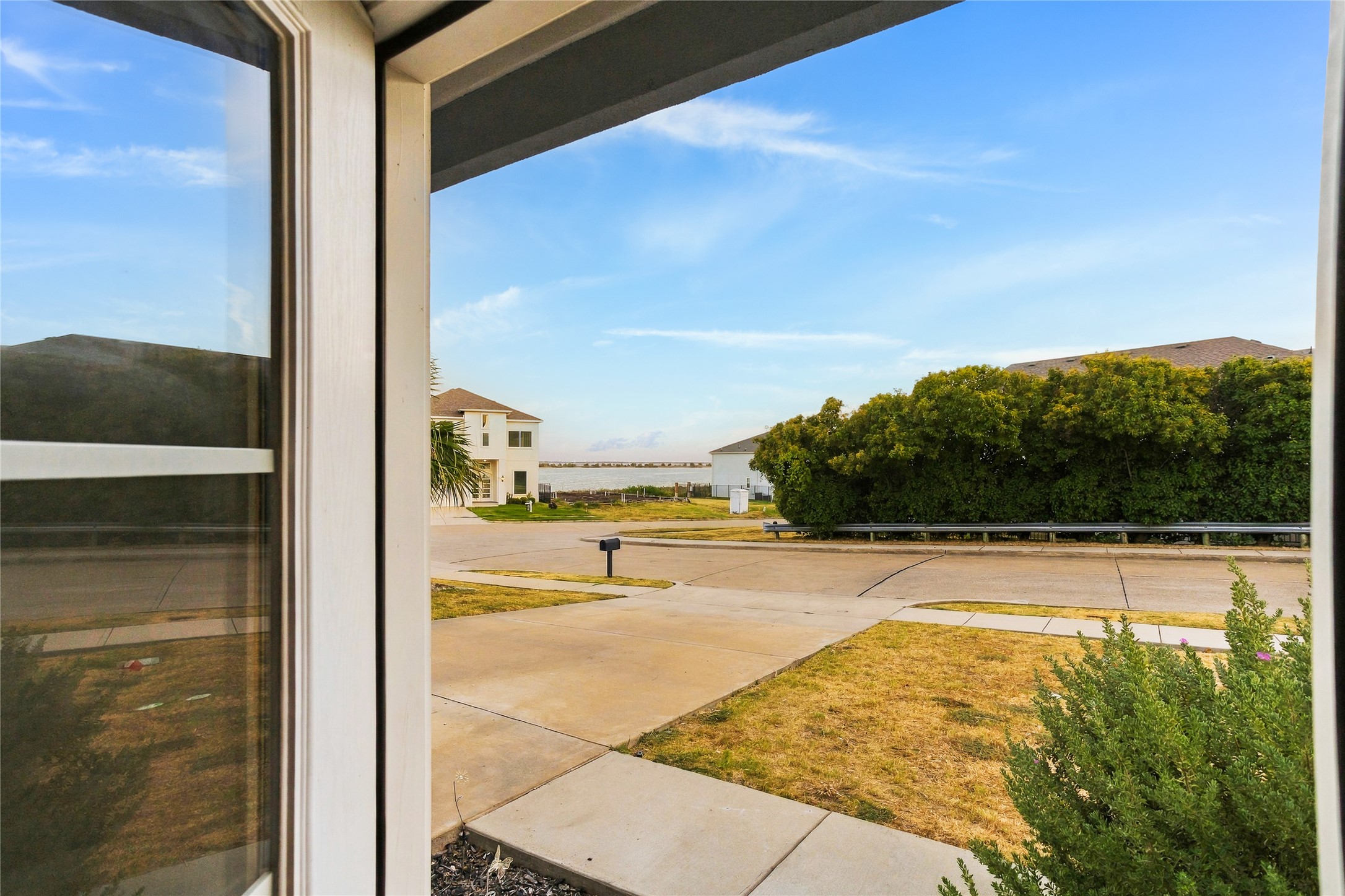 5505 Longcrest Drive