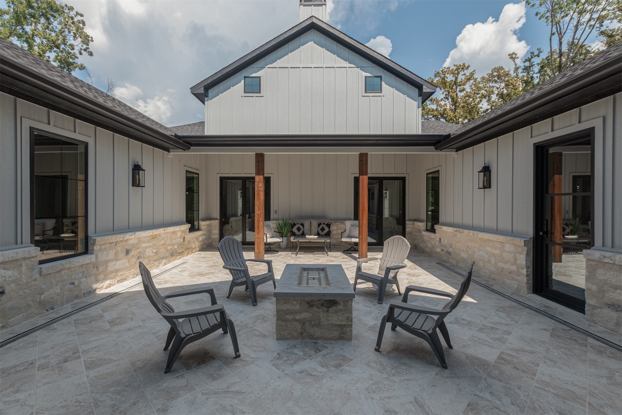574 Clubhouse Drive