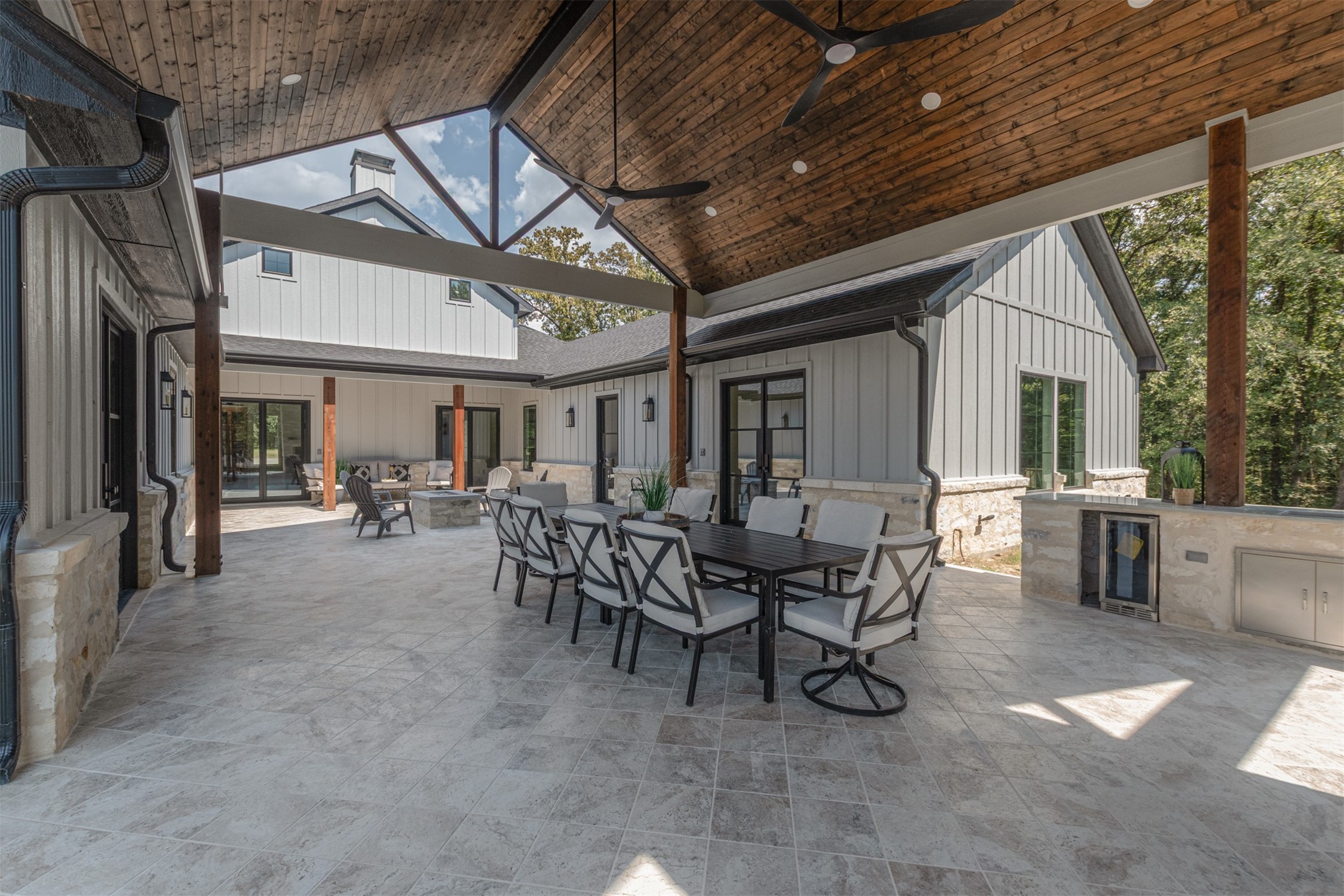 574 Clubhouse Drive