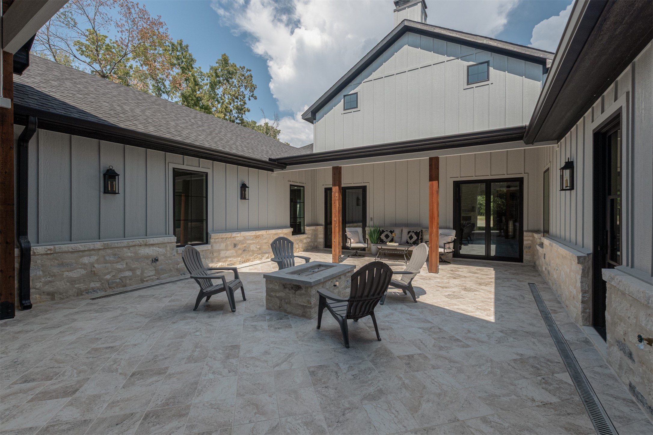 574 Clubhouse Drive