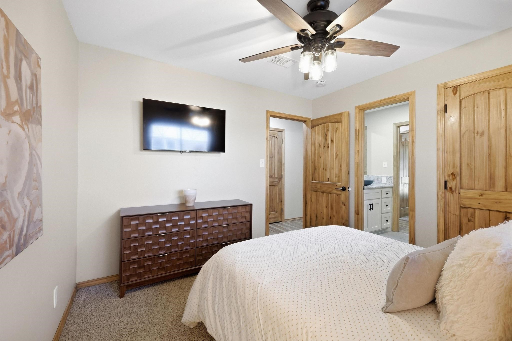 3910 Miranda Drive