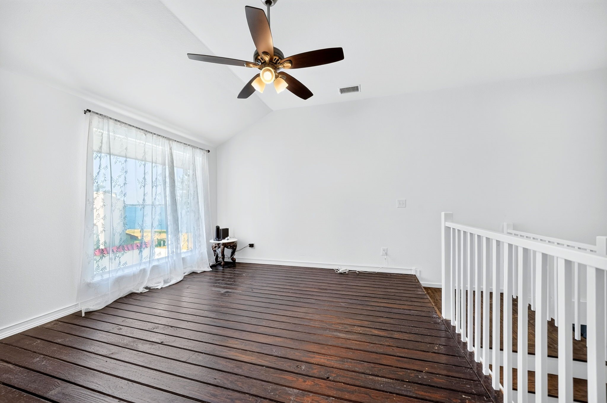 3422 Lakeside Drive