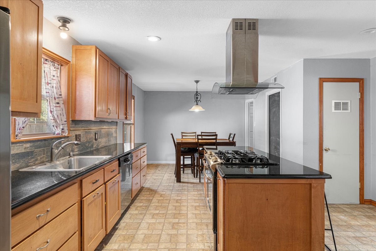 1412 Arlington Drive
