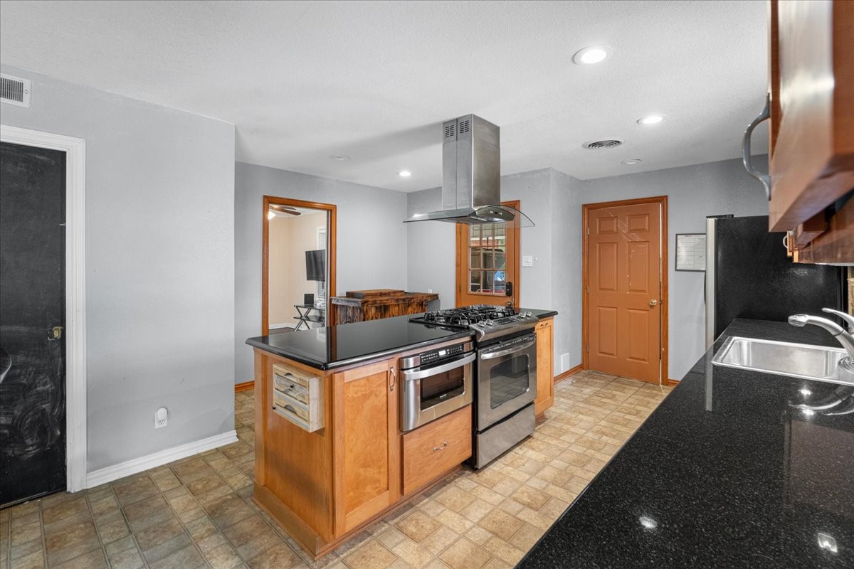 1412 Arlington Drive