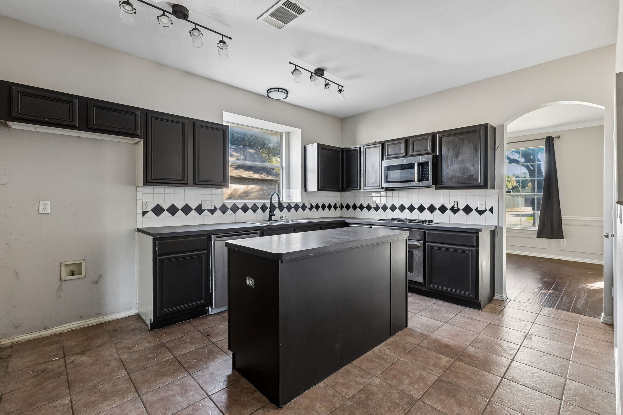 3601 Charleston Drive