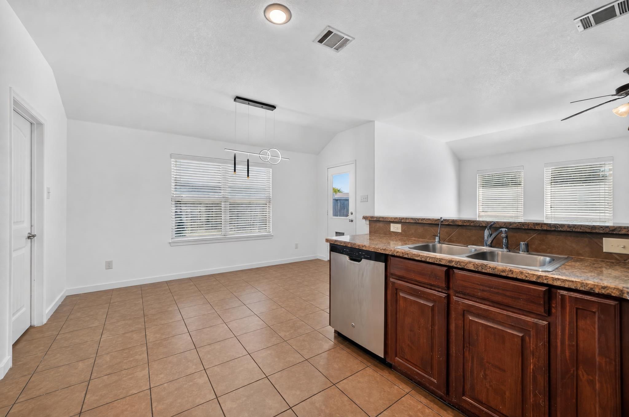 1048 Mercury Drive