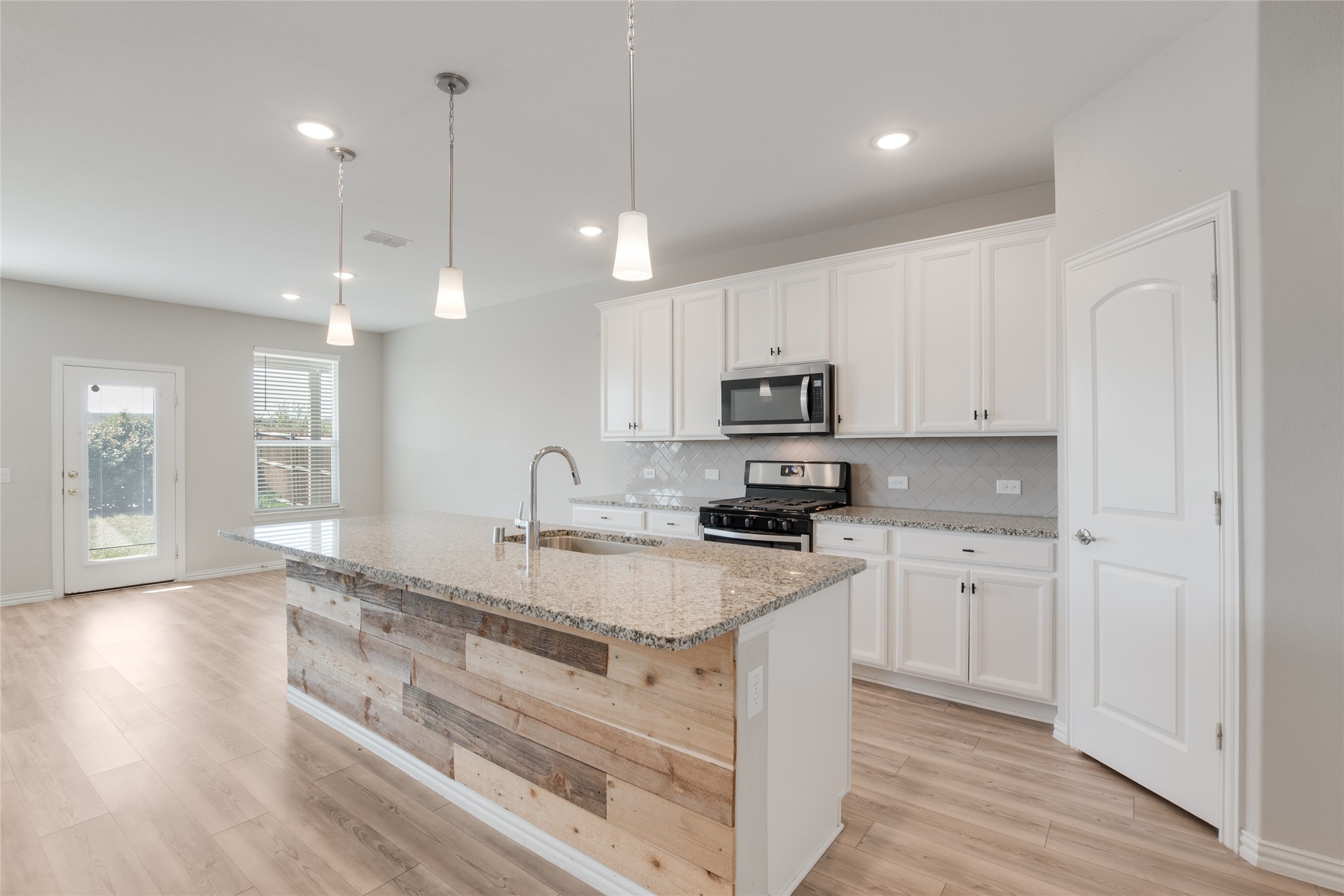 215 Hadley Lane