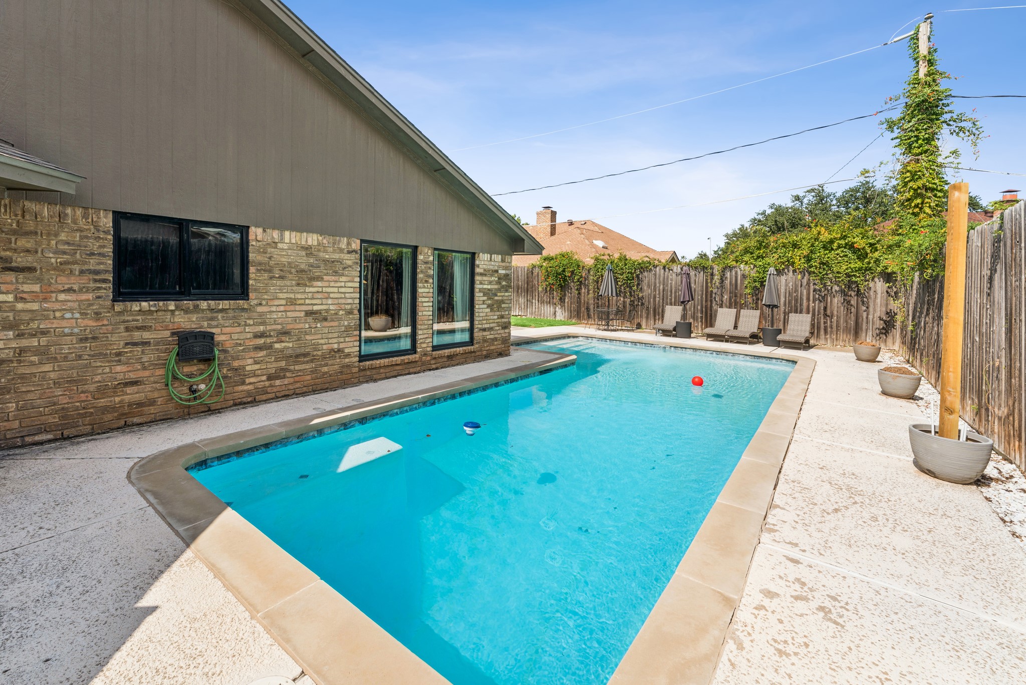 1905 Reverchon Drive