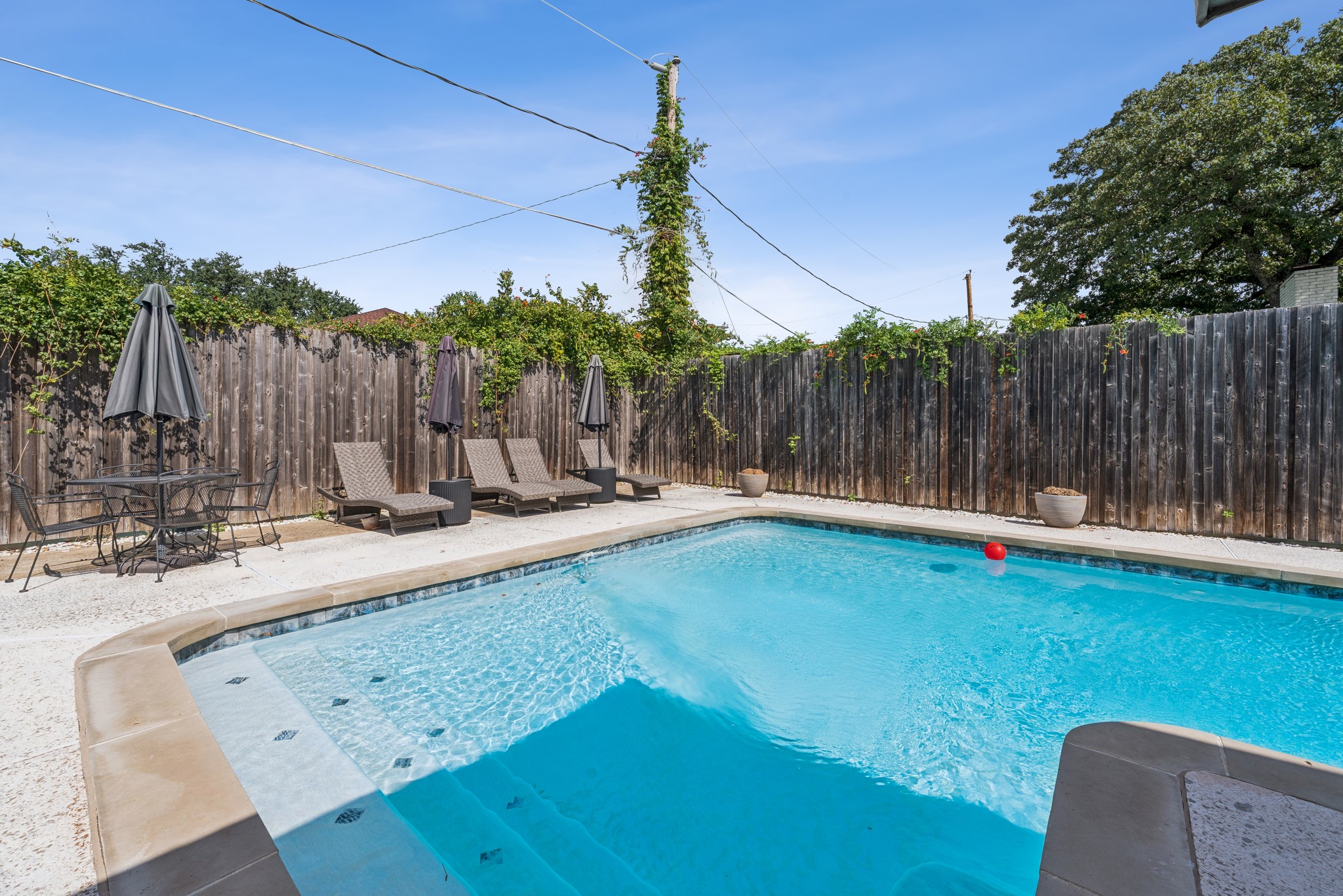 1905 Reverchon Drive