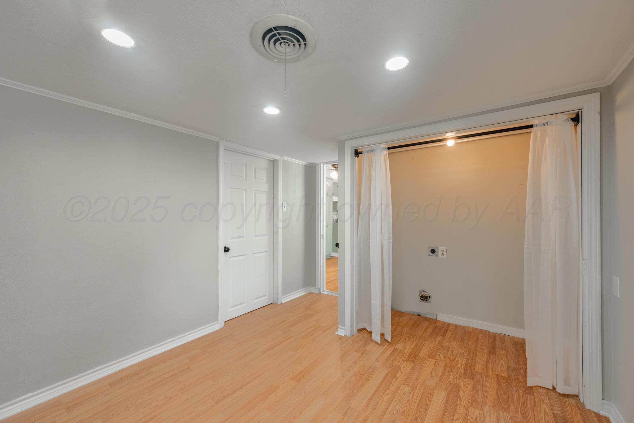 4014 S LIPSCOMB Street