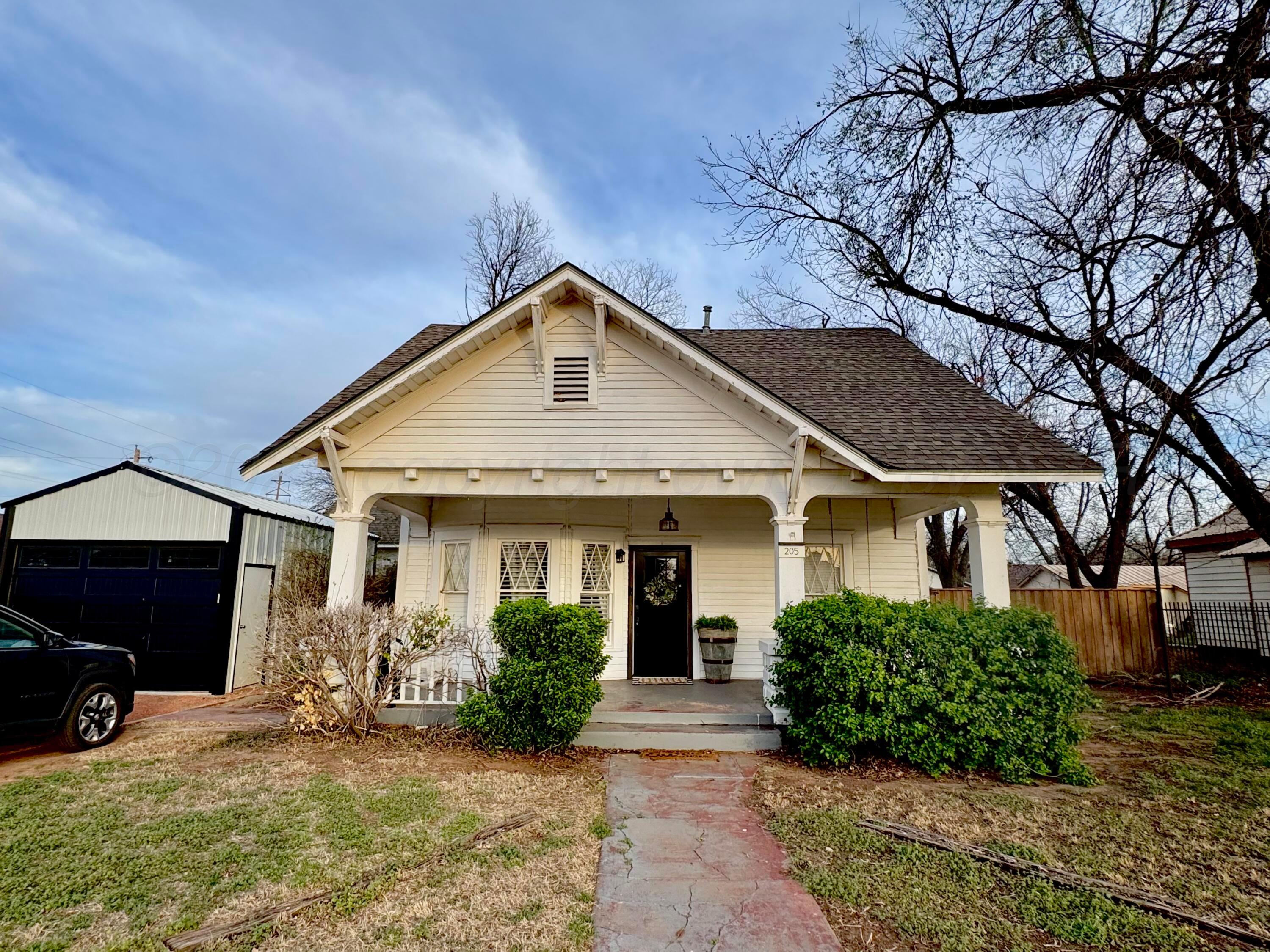 205 SE 3RD Street