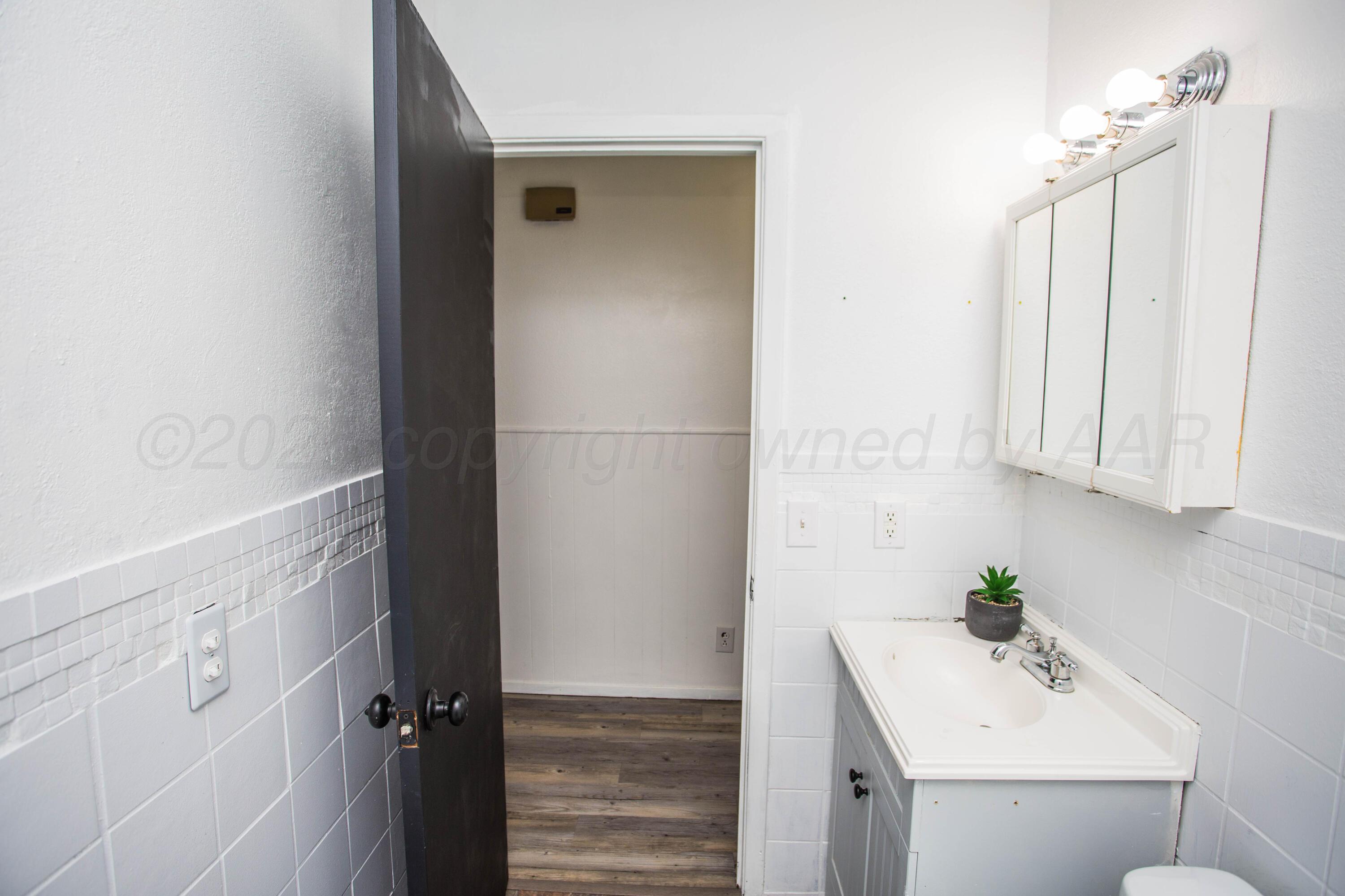 1016 NW NW 11th Street