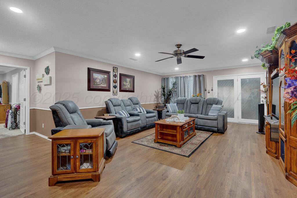 5105 BLACK OAK Drive