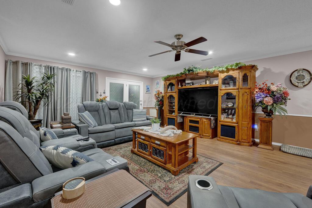5105 BLACK OAK Drive