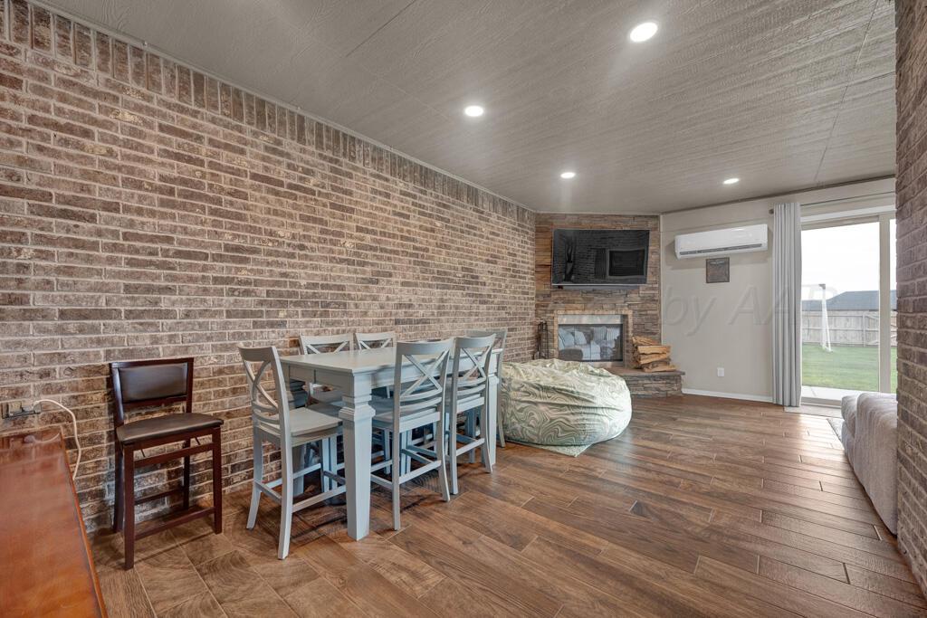 8845 PAINTBRUSH Drive