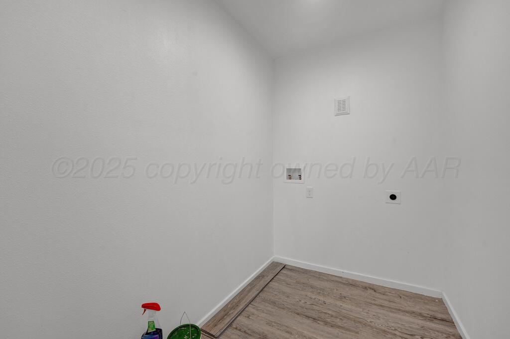 2406 N WILSON Street