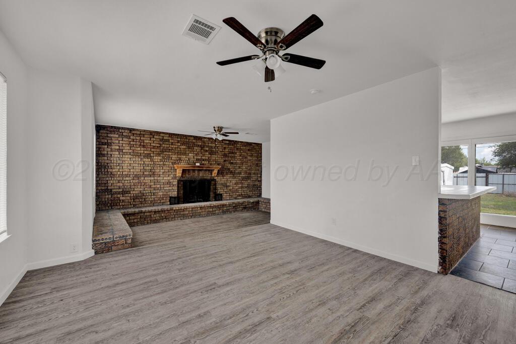 2406 N WILSON Street