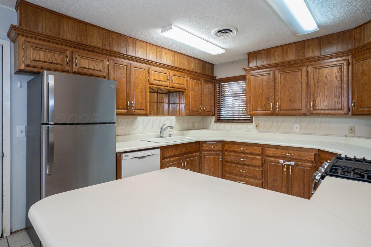 5205 SHEPHERD Avenue