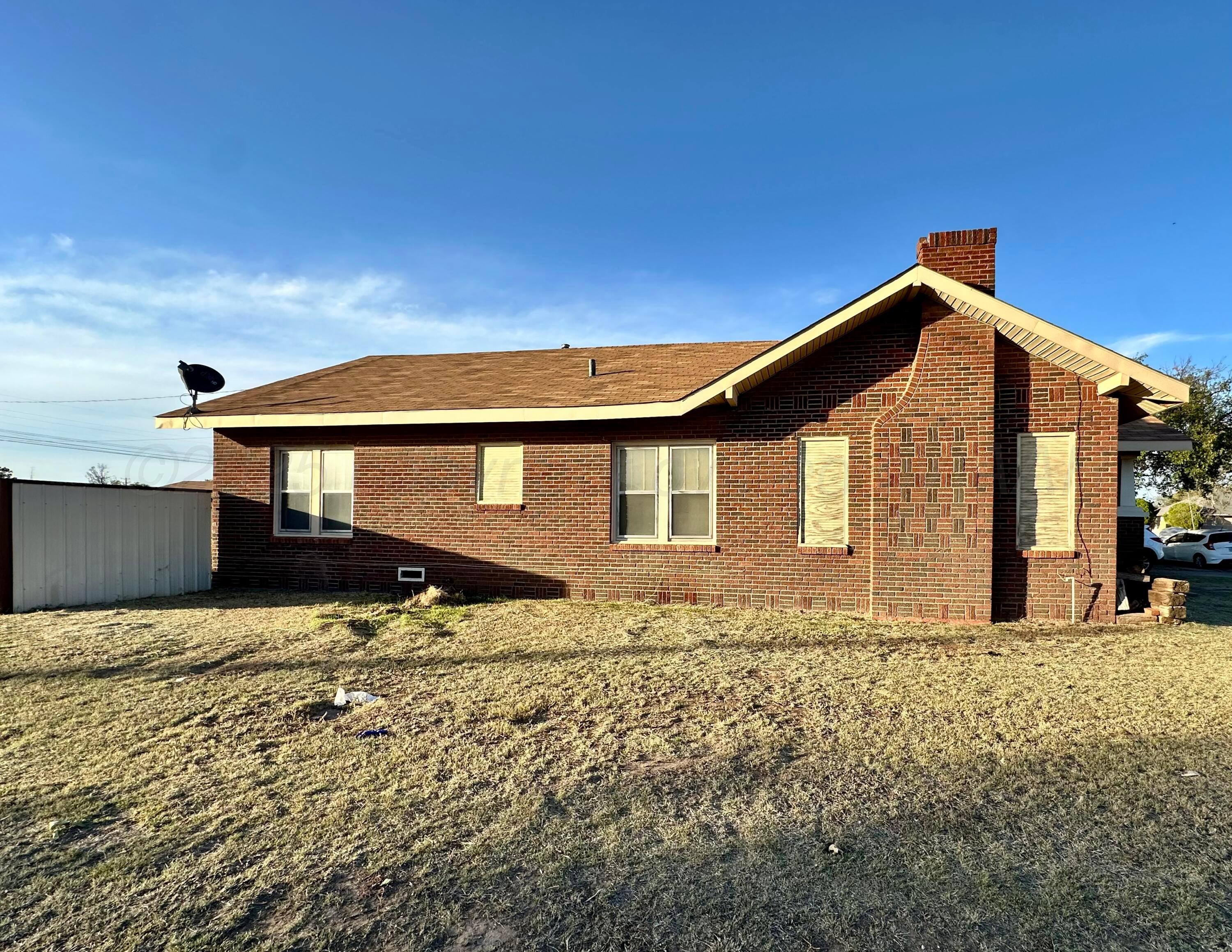 503 N N Crosby Avenue, Tulia
