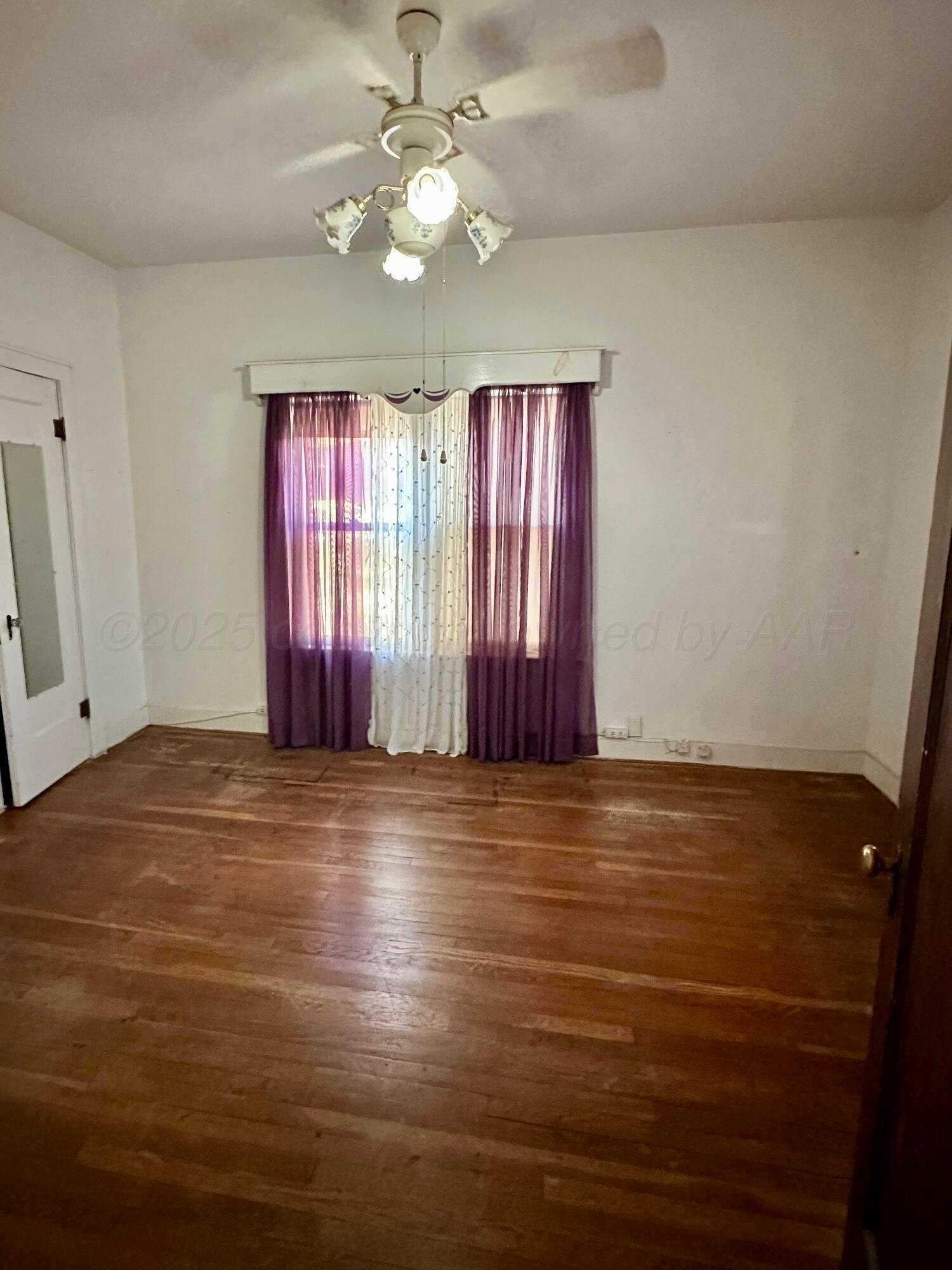 503 N N Crosby Avenue, Tulia