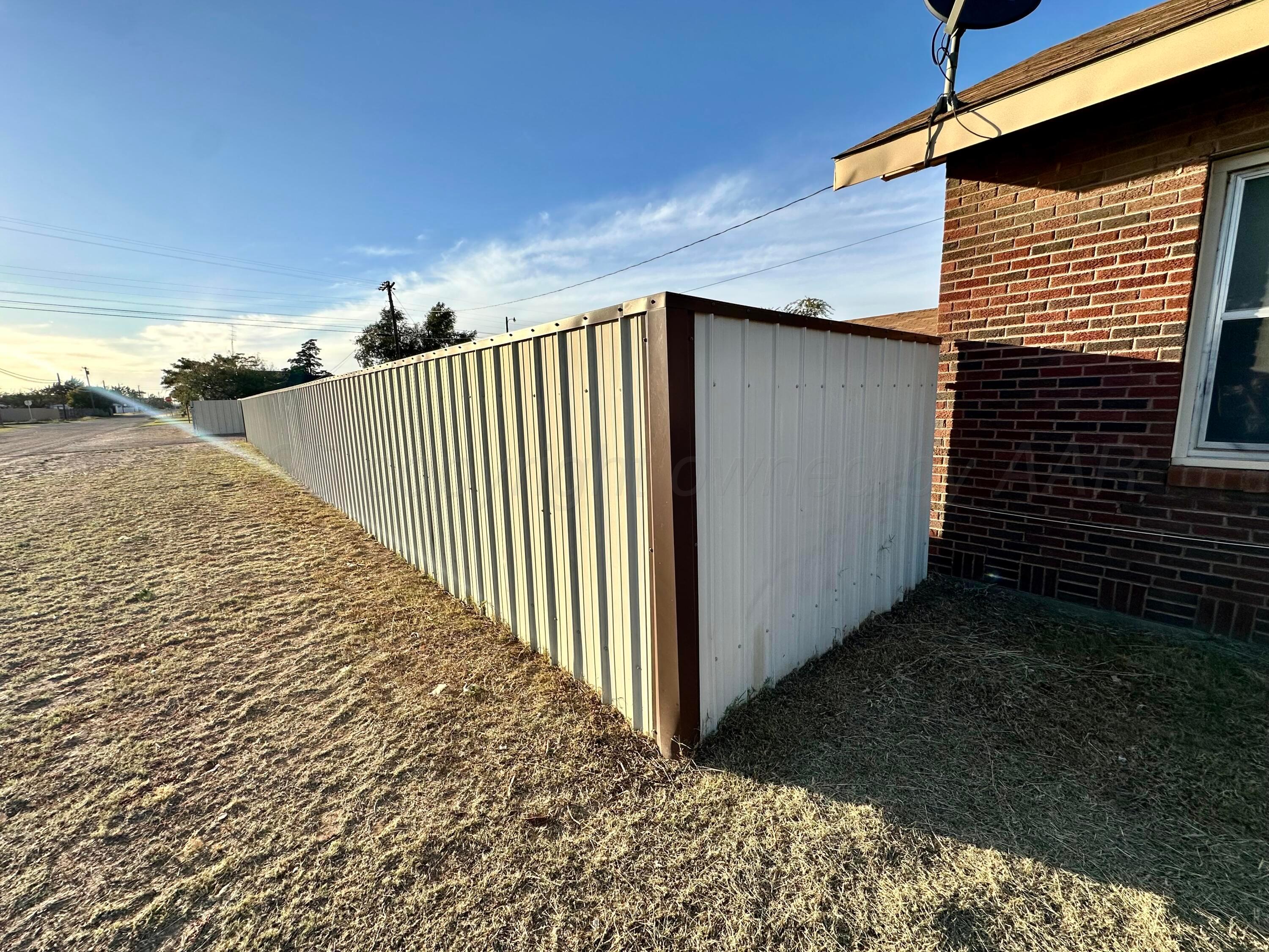 503 N N Crosby Avenue, Tulia