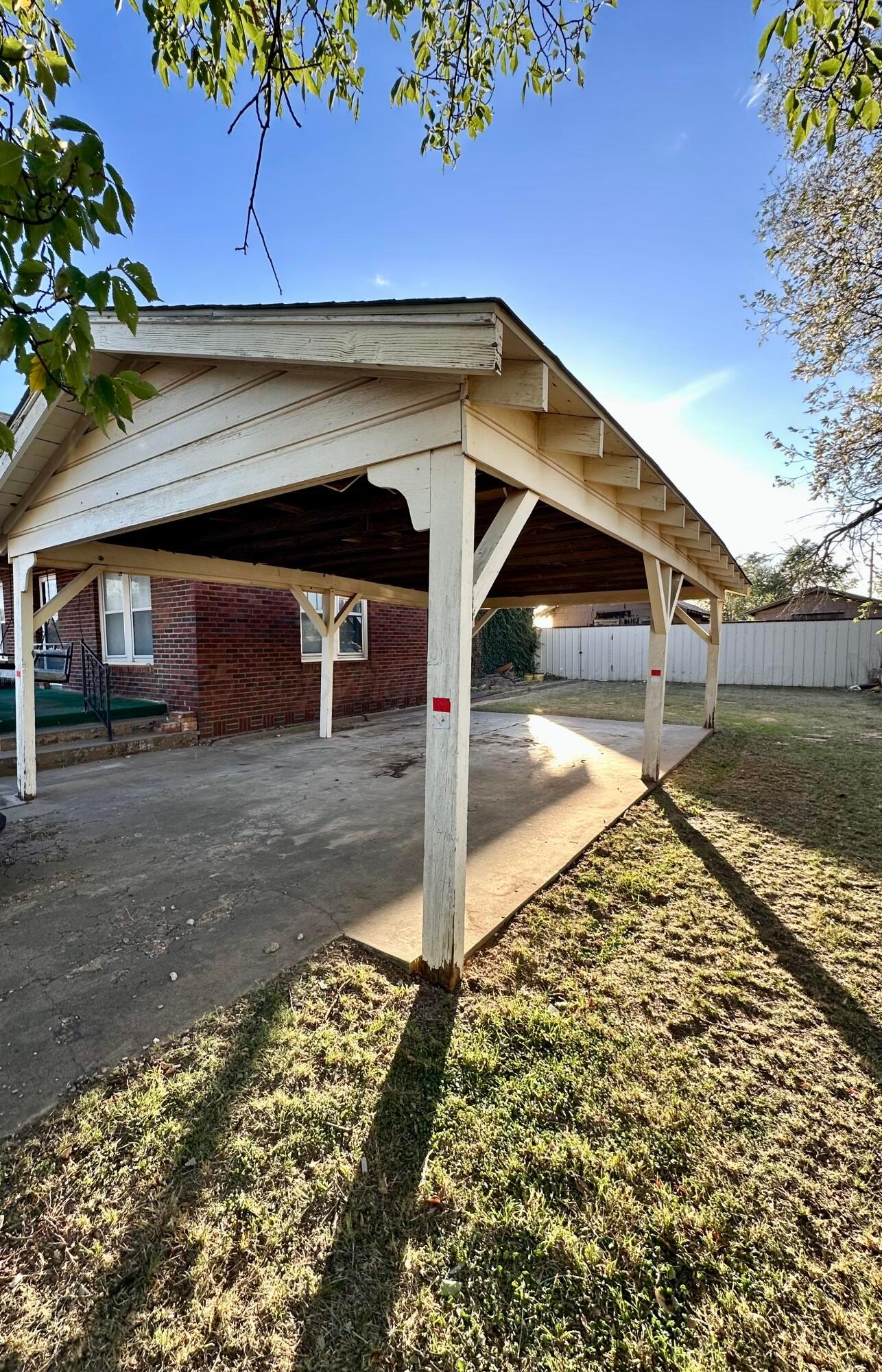 503 N N Crosby Avenue, Tulia