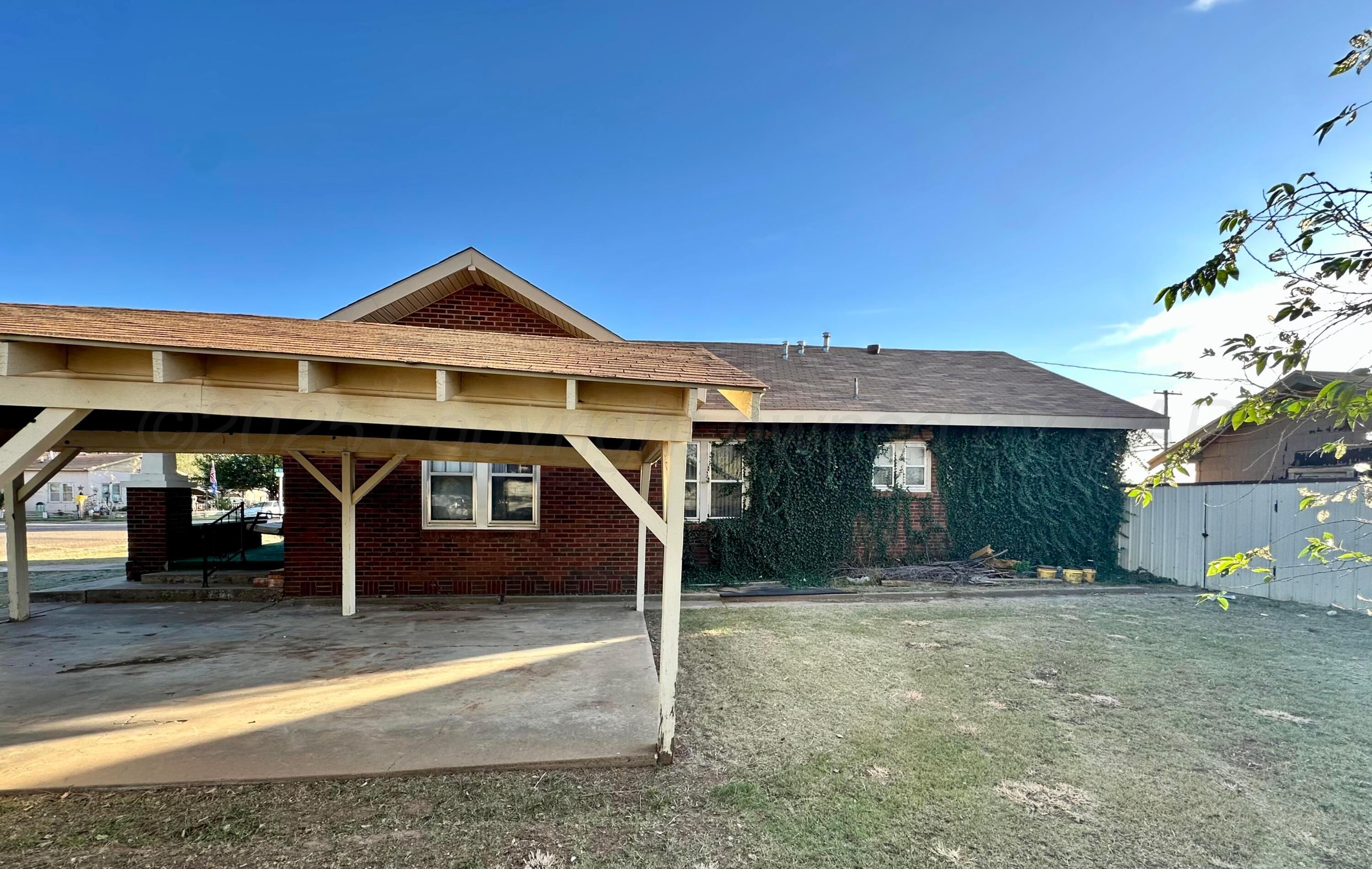 503 N N Crosby Avenue, Tulia