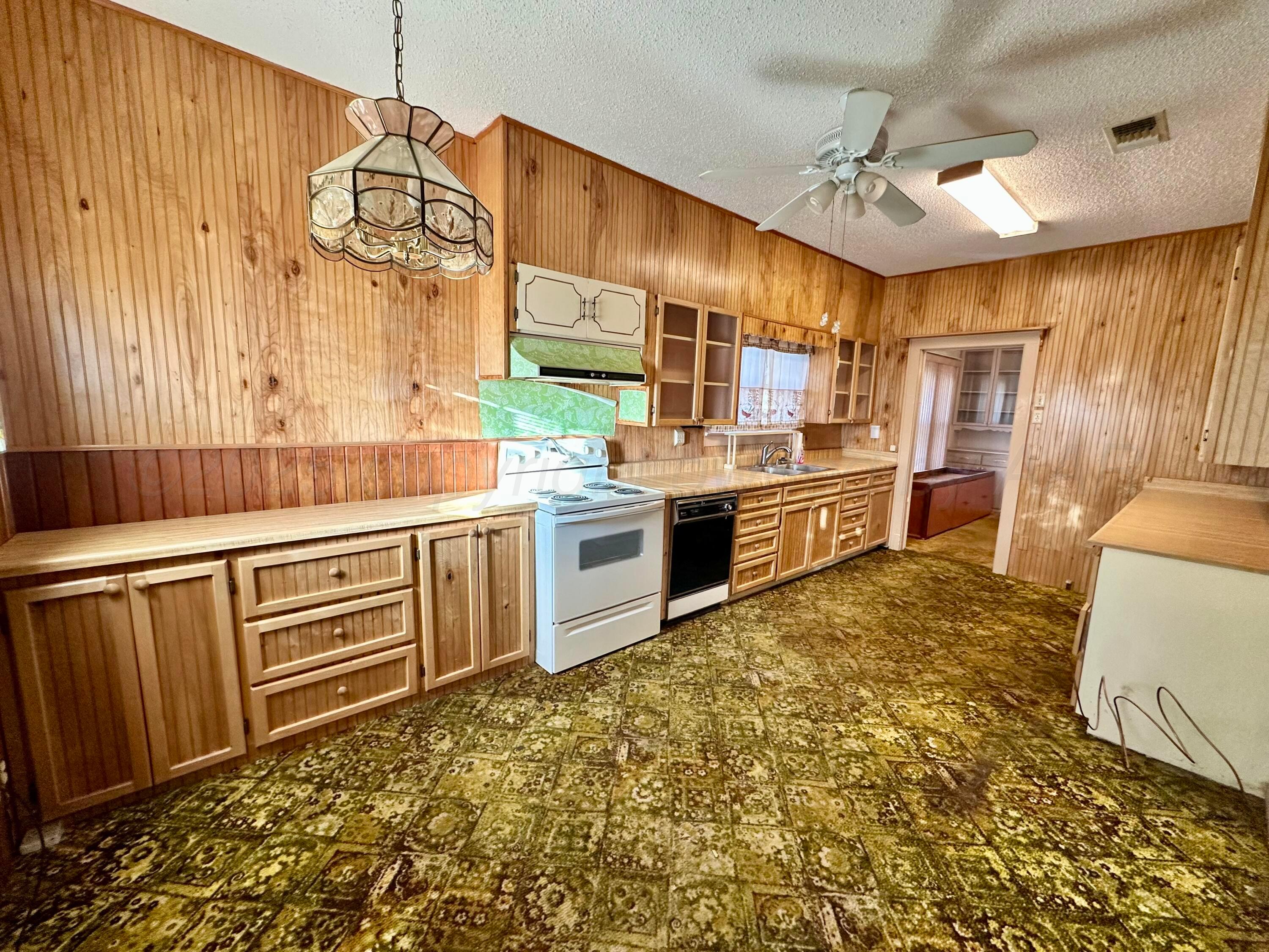 503 N N Crosby Avenue, Tulia