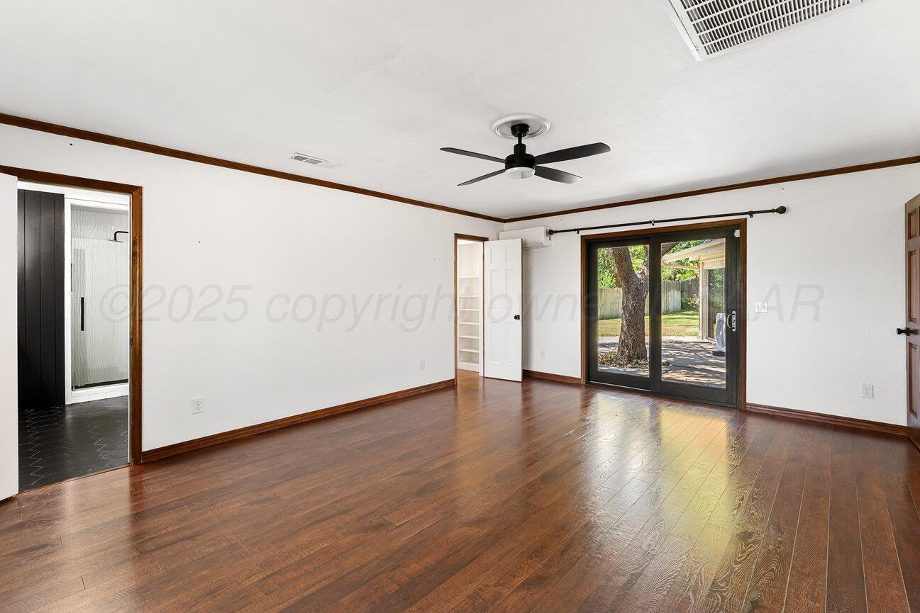 81 COUNTRY CLUB Drive