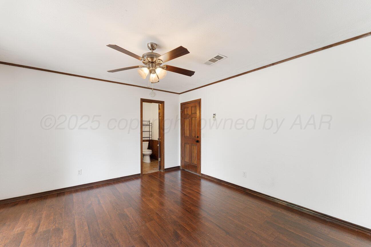 81 COUNTRY CLUB Drive