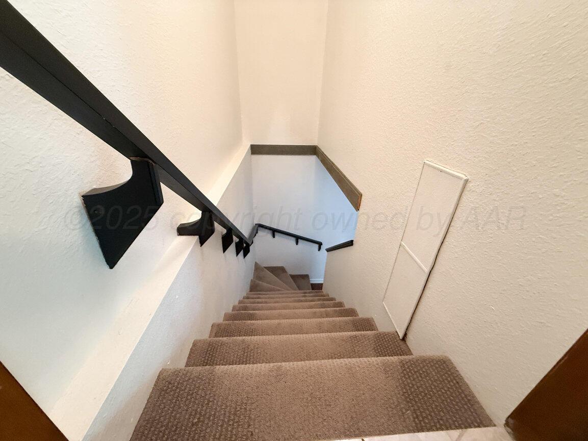 81 COUNTRY CLUB Drive