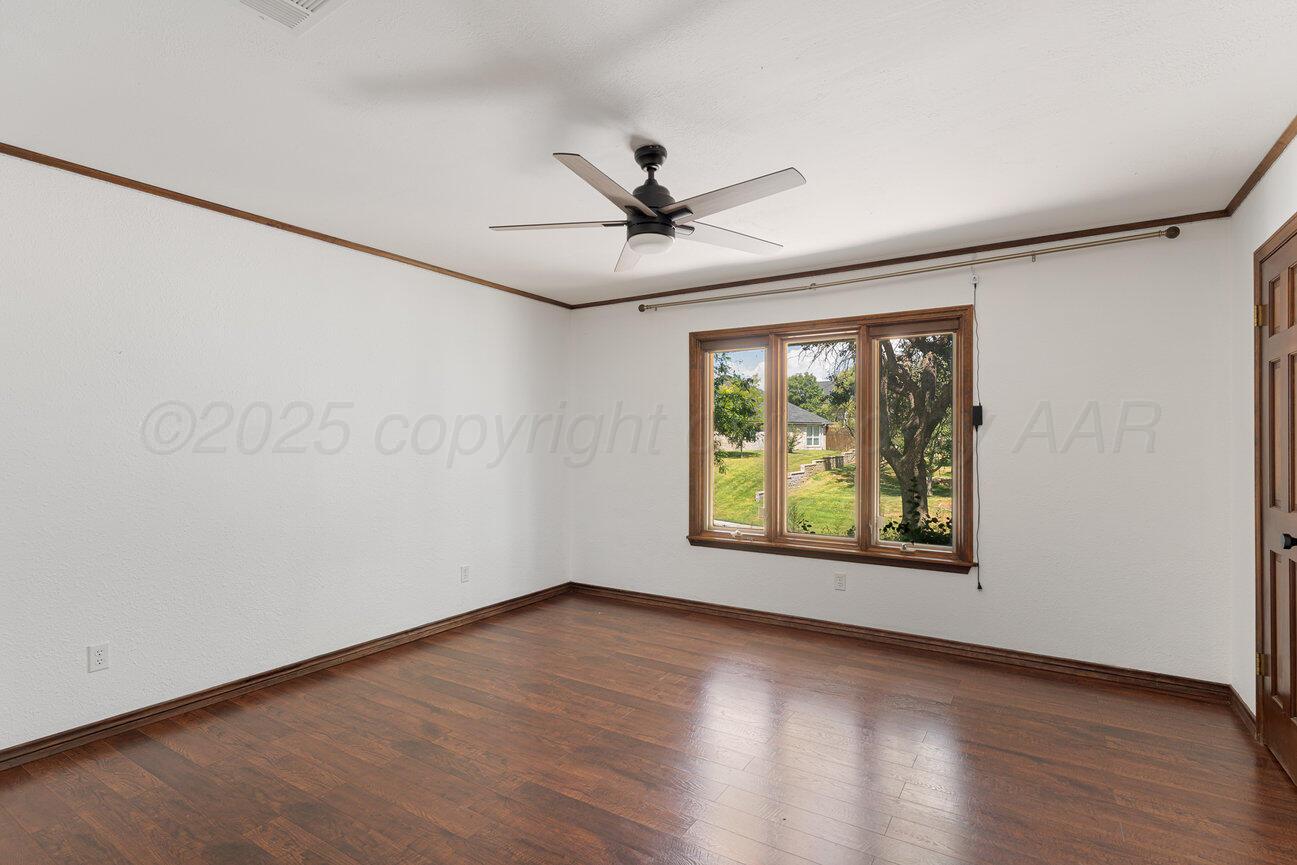 81 COUNTRY CLUB Drive