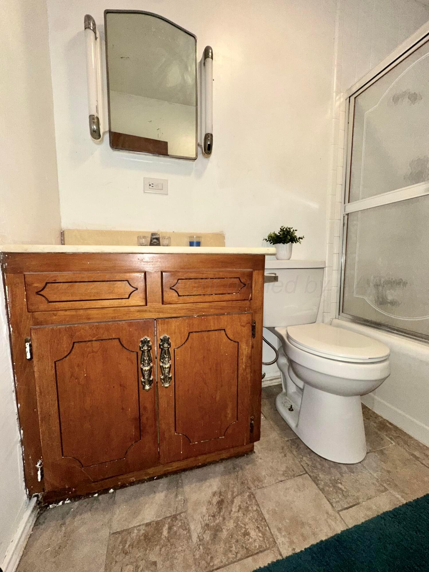 300 N Briscoe Avenue