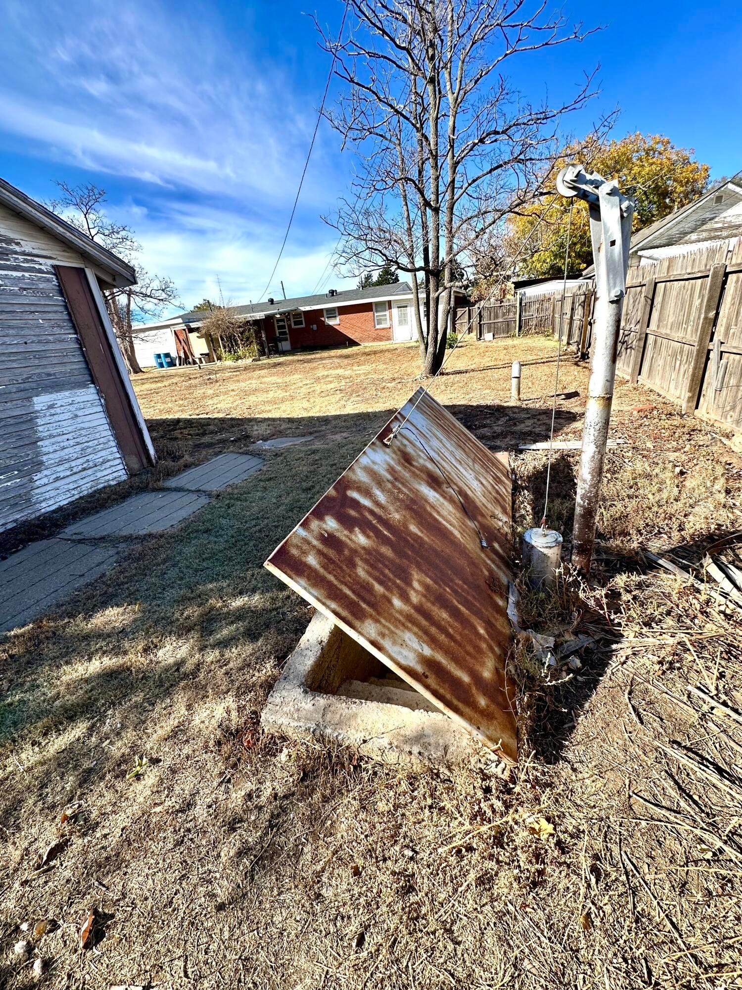 300 N Briscoe Avenue