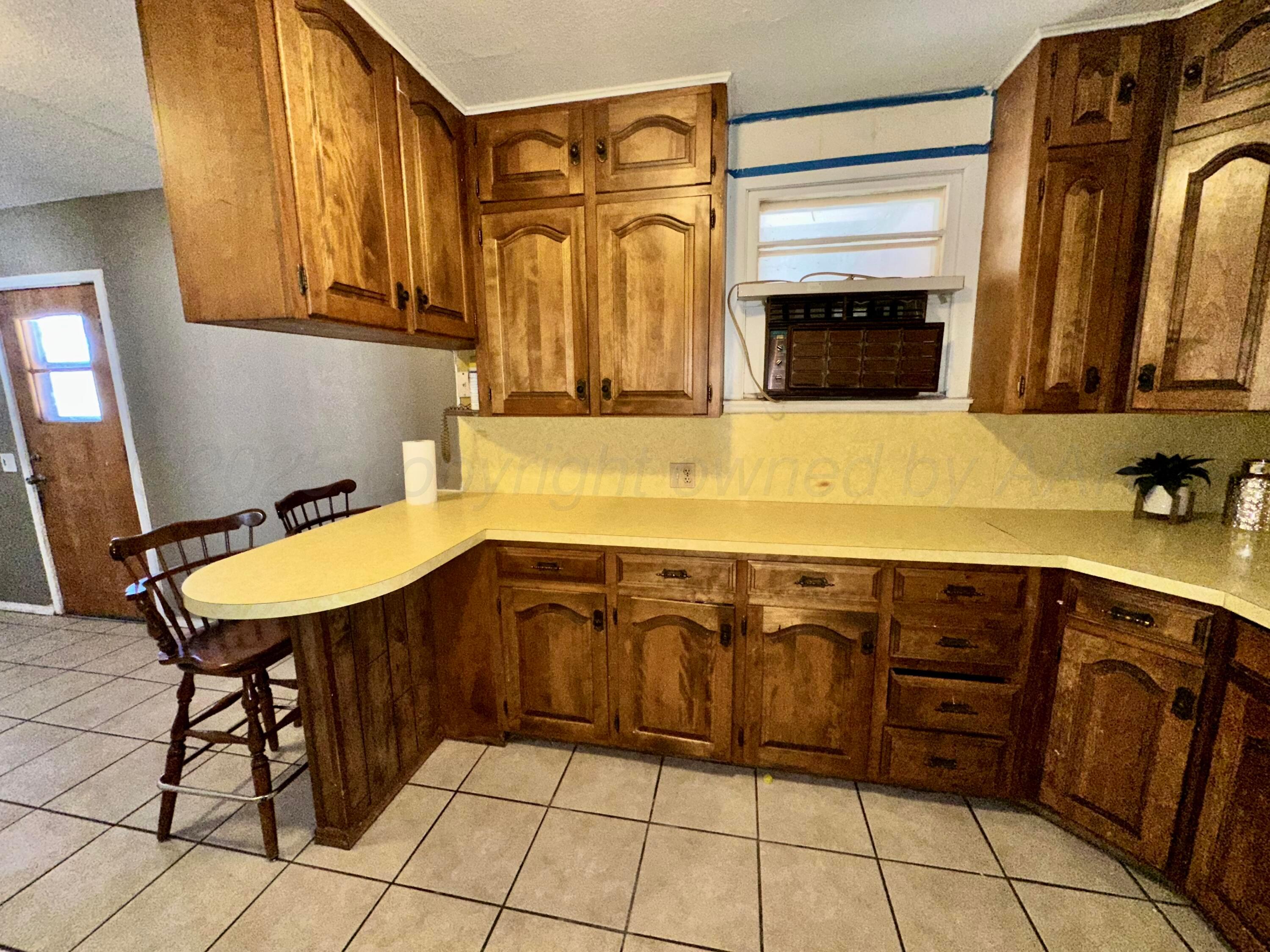 300 N Briscoe Avenue