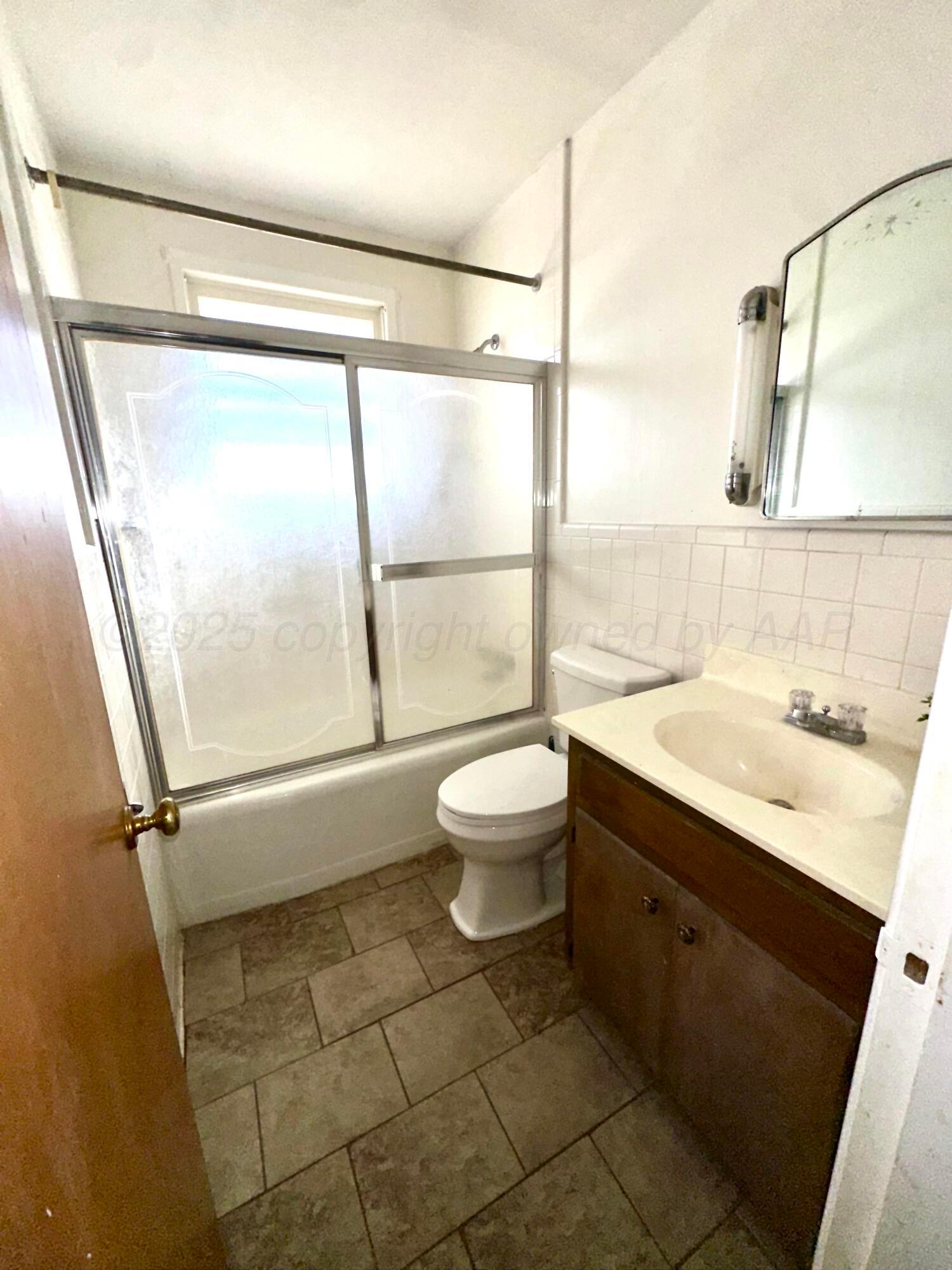 300 N Briscoe Avenue