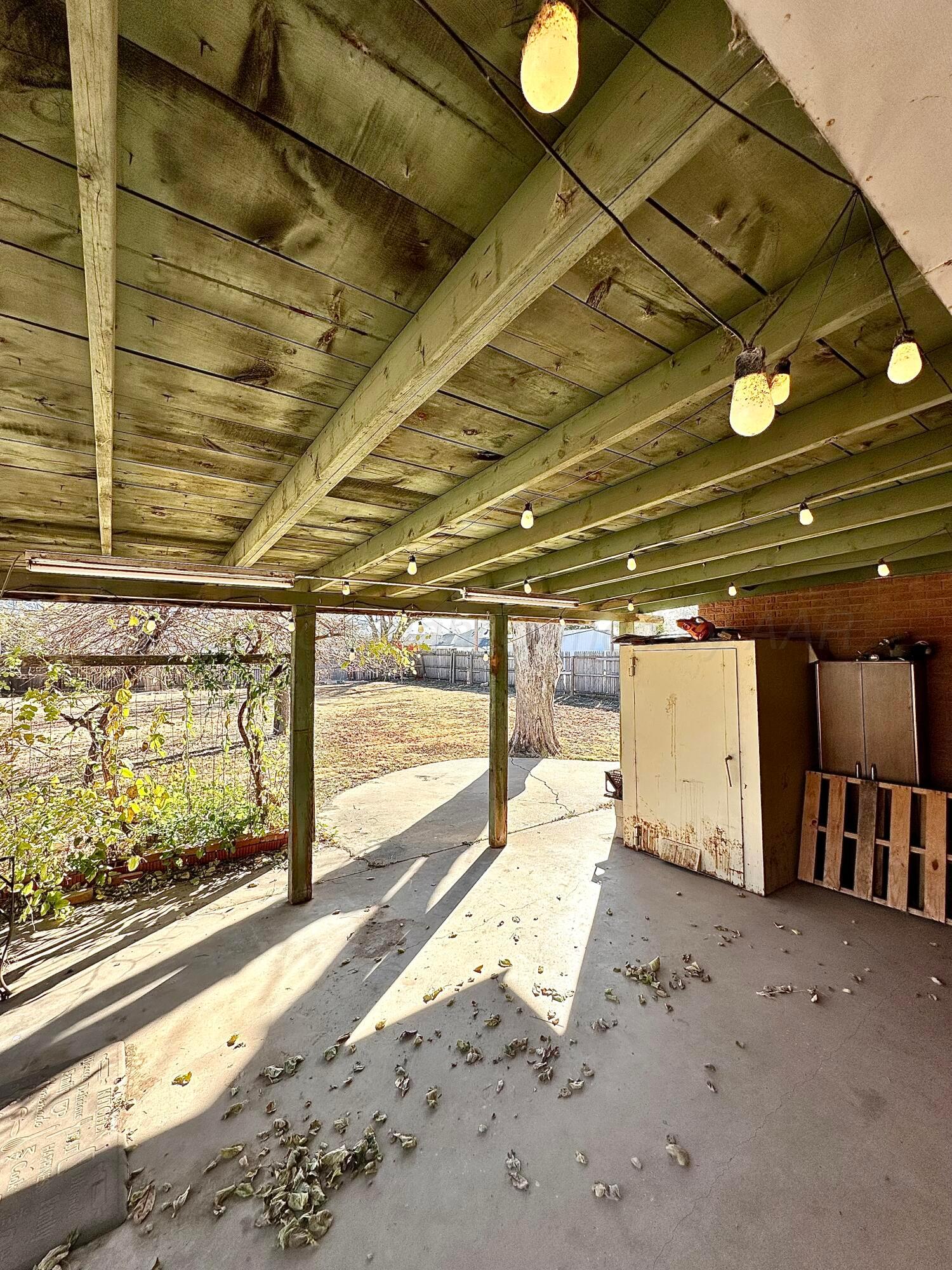 300 N Briscoe Avenue