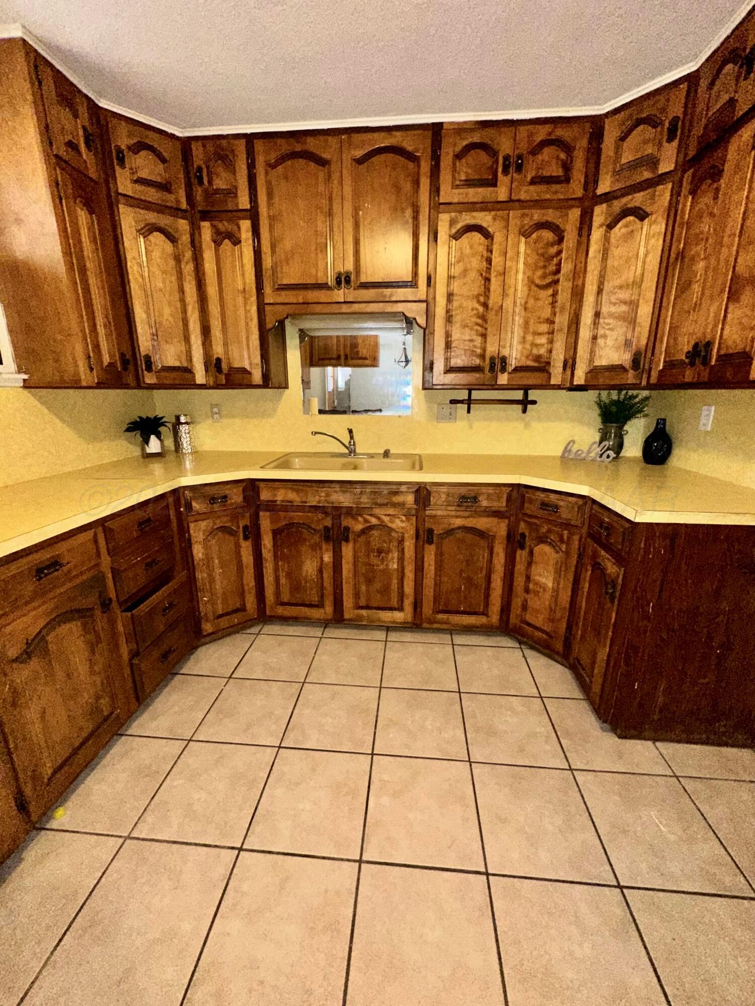 300 N Briscoe Avenue